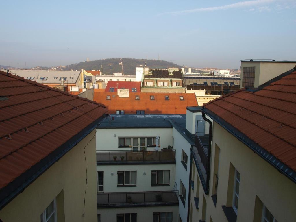 Church Pension Praha - Husuv Dum Exterior foto
